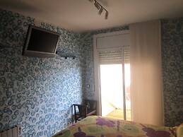 House With Large Private Pool Near the Beach