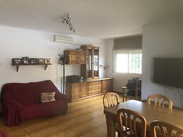 House With Large Private Pool Near the Beach