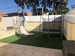 House With Large Private Pool Near the Beach