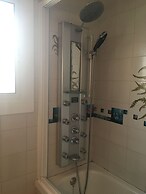 House With Large Private Pool Near the Beach