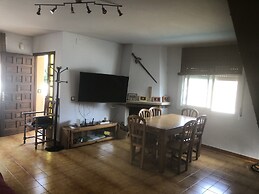 House With Large Private Pool Near the Beach