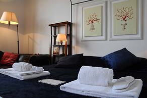 Charming Studio Apartment in Front of the Arno River