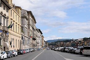 Charming Studio Apartment in Front of the Arno River