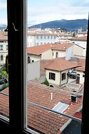 Charming Studio Apartment in Front of the Arno River