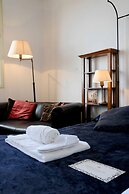 Charming Studio Apartment in Front of the Arno River