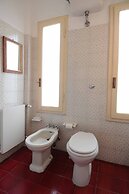 Charming Studio Apartment in Front of the Arno River