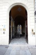 Charming Studio Apartment in Front of the Arno River