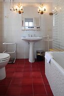 Charming Studio Apartment in Front of the Arno River