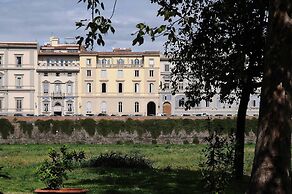 Charming Studio Apartment in Front of the Arno River