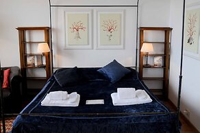 Charming Studio Apartment in Front of the Arno River