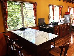 Belizean 2 Bedroom Tree Top Oasis in San Ignacio Perfect Base For Adve