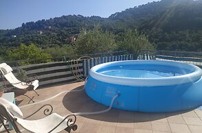 Room in Guest Room - Valle Degli Ulivi - Liguria Italia