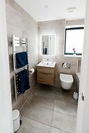 Brand New Beachfront Ground Floor With Garden 2 Bed Apartment 6 Guests