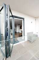 Brand New Beachfront Ground Floor With Garden 2 Bed Apartment 6 Guests