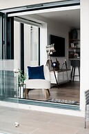 Brand New Beachfront Ground Floor With Garden 2 Bed Apartment 6 Guests