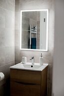 Brand New Beachfront Ground Floor With Garden 2 Bed Apartment 6 Guests