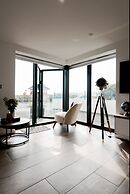 Brand New Beachfront Ground Floor With Garden 2 Bed Apartment 6 Guests