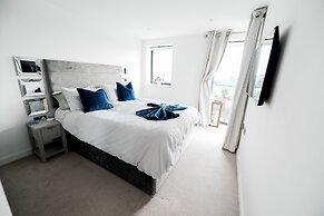 Brand New Beachfront Ground Floor With Garden 2 Bed Apartment 6 Guests