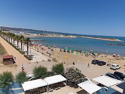 5 Seater Room for Rent With Private Bathroom - Molise