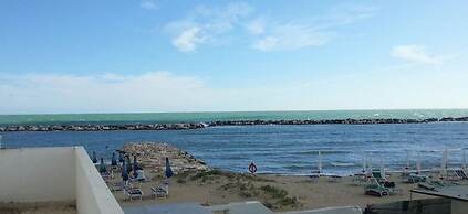 5 Seater Room for Rent With Private Bathroom - Molise