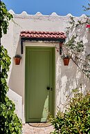 Gorgeous Studio for 2 People, Swimming Pool and Sea View