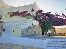 Room in Guest Room - Spacious Room in Creta for 3 People, With Ac, Swi