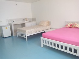 Room in Apartment - Thailand Taxi&apartment Hostel