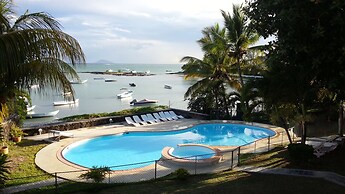 Bungalow for 6 People by the sea With Swimming Pool - by Feelluxuryhol