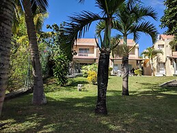 Bungalow for 6 People by the sea With Swimming Pool - by Feelluxuryhol