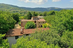 Three-room Apartment on the Outskirts of Chianti