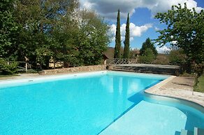 Three-room Apartment on the Outskirts of Chianti