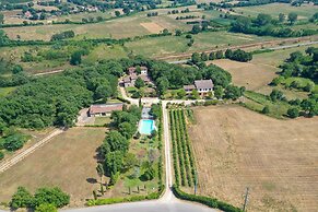 Three-room Apartment at the Gates of Chianti