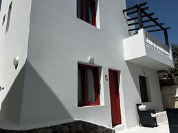 Private Villa Full View for up to 10 Vacationers