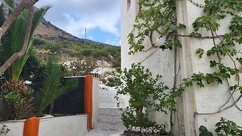 Private Villa Full View for up to 10 Vacationers