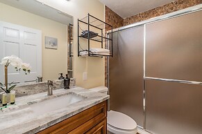 A Large Tropical 7 Bedroom Estate by RedAwning