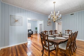 A Large Tropical 7 Bedroom Estate by RedAwning