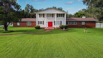 A Large Tropical 7 Bedroom Estate by RedAwning