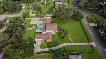 A Large Tropical 7 Bedroom Estate by RedAwning