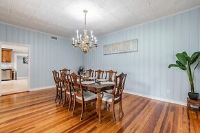 A Large Tropical 7 Bedroom Estate by RedAwning