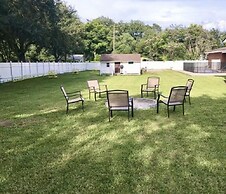 A Large Tropical 7 Bedroom Estate by RedAwning