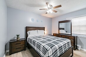 A Large Tropical 7 Bedroom Estate by RedAwning