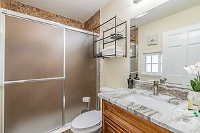 A Large Tropical 7 Bedroom Estate by RedAwning