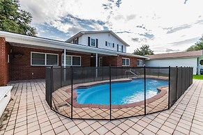 A Large Tropical 7 Bedroom Estate by RedAwning