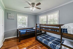 A Large Tropical 7 Bedroom Estate by RedAwning