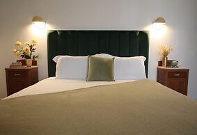 1940 Luxury Accommodations by Wonderful Italy