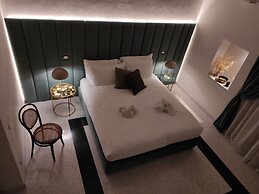 1940 Luxury Accommodations by Wonderful Italy