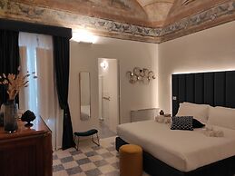 1940 Luxury Accommodations by Wonderful Italy