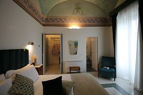 1940 Luxury Accommodations by Wonderful Italy