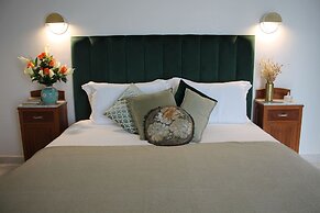 1940 Luxury Accommodations by Wonderful Italy