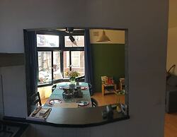 Room in Amsterdam Center No Parties Allowed